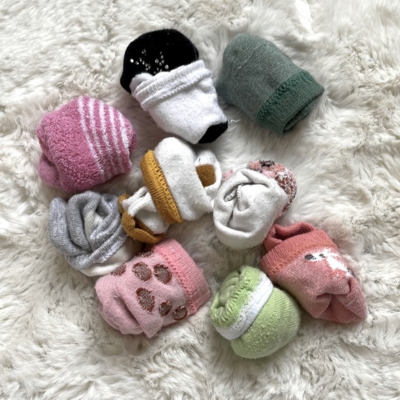 Assorted 9 Pack of 0-6 Months Baby Socks - Picture 1 of 2